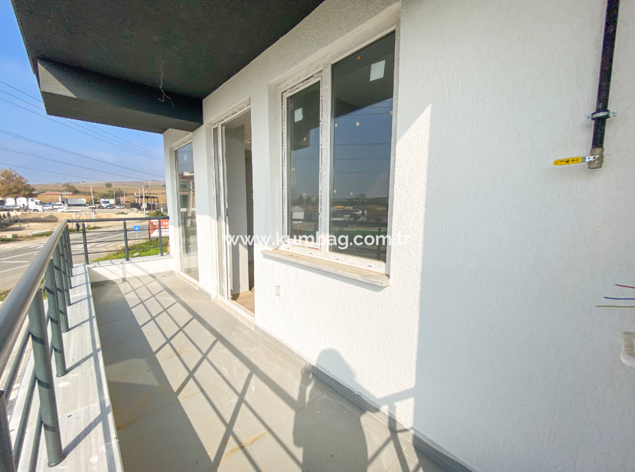 Luxus 2 1 Wohnungen Zum Verkauf In Kumbag Sea Side Komplex Mit Pool