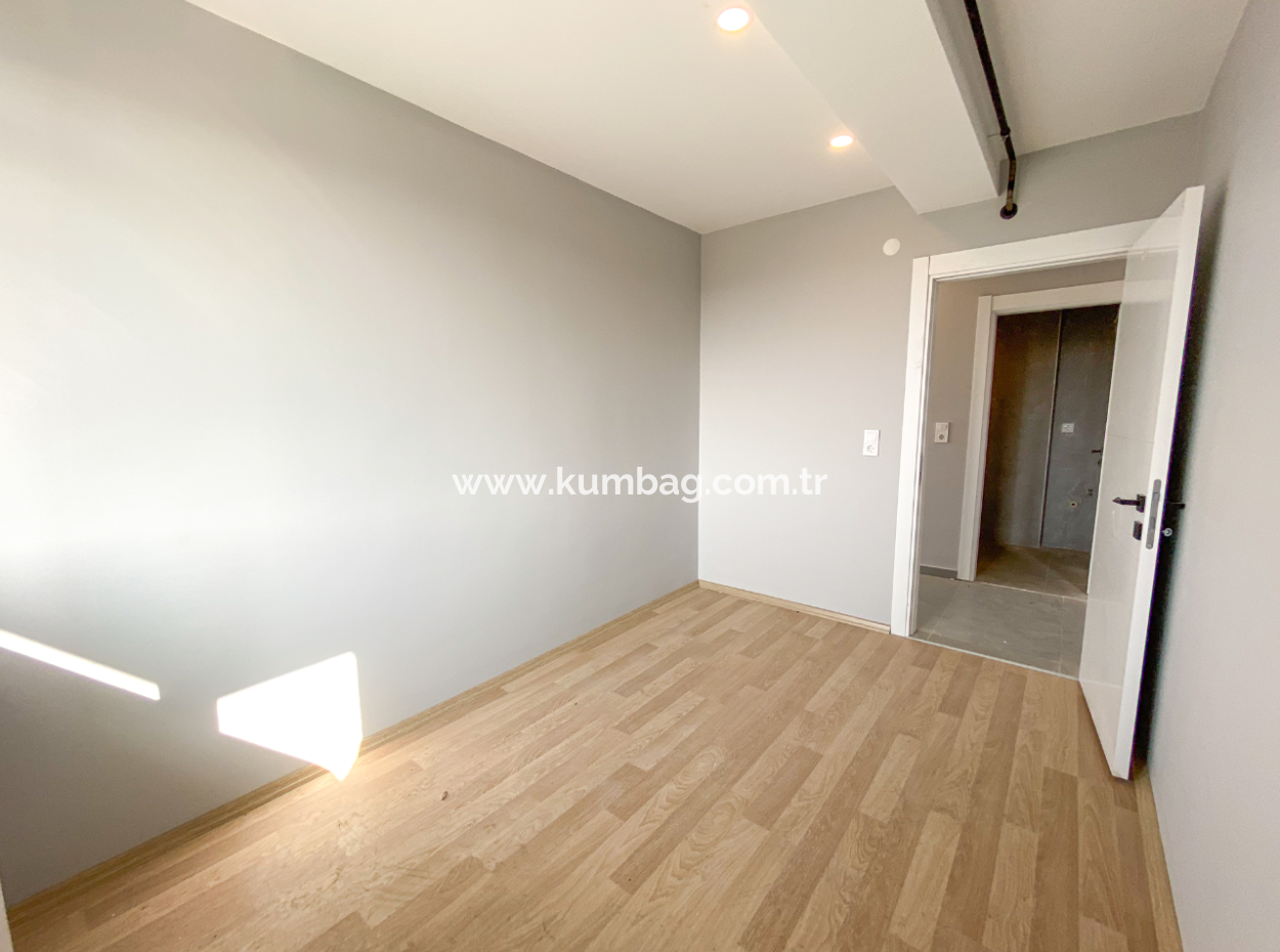 Luxus 2 1 Wohnungen Zum Verkauf In Kumbag Sea Side Komplex Mit Pool