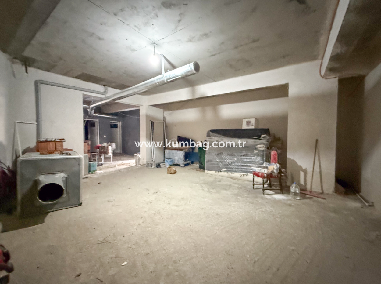 Grosse Und Geräumige 2 1 Wohnung Zum Verkauf An Der Hauptstrasse In Kumbağ