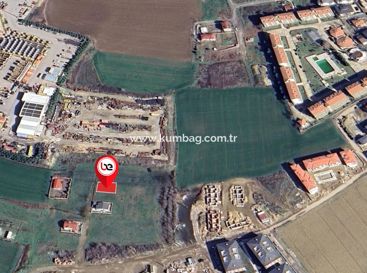 248 Quadratmeter 3-Stöckiges Grundstück Zum Verkauf In Kumbağ