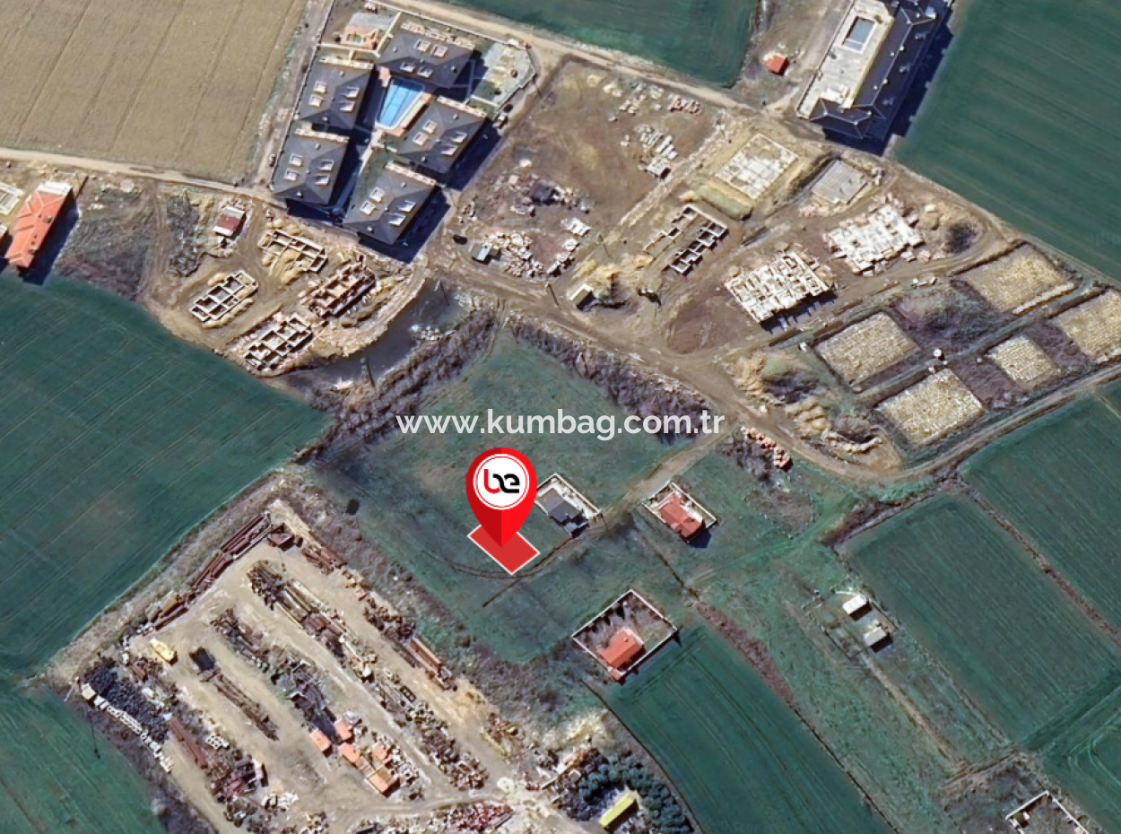 248 Quadratmeter 3-Stöckiges Grundstück Zum Verkauf In Kumbağ