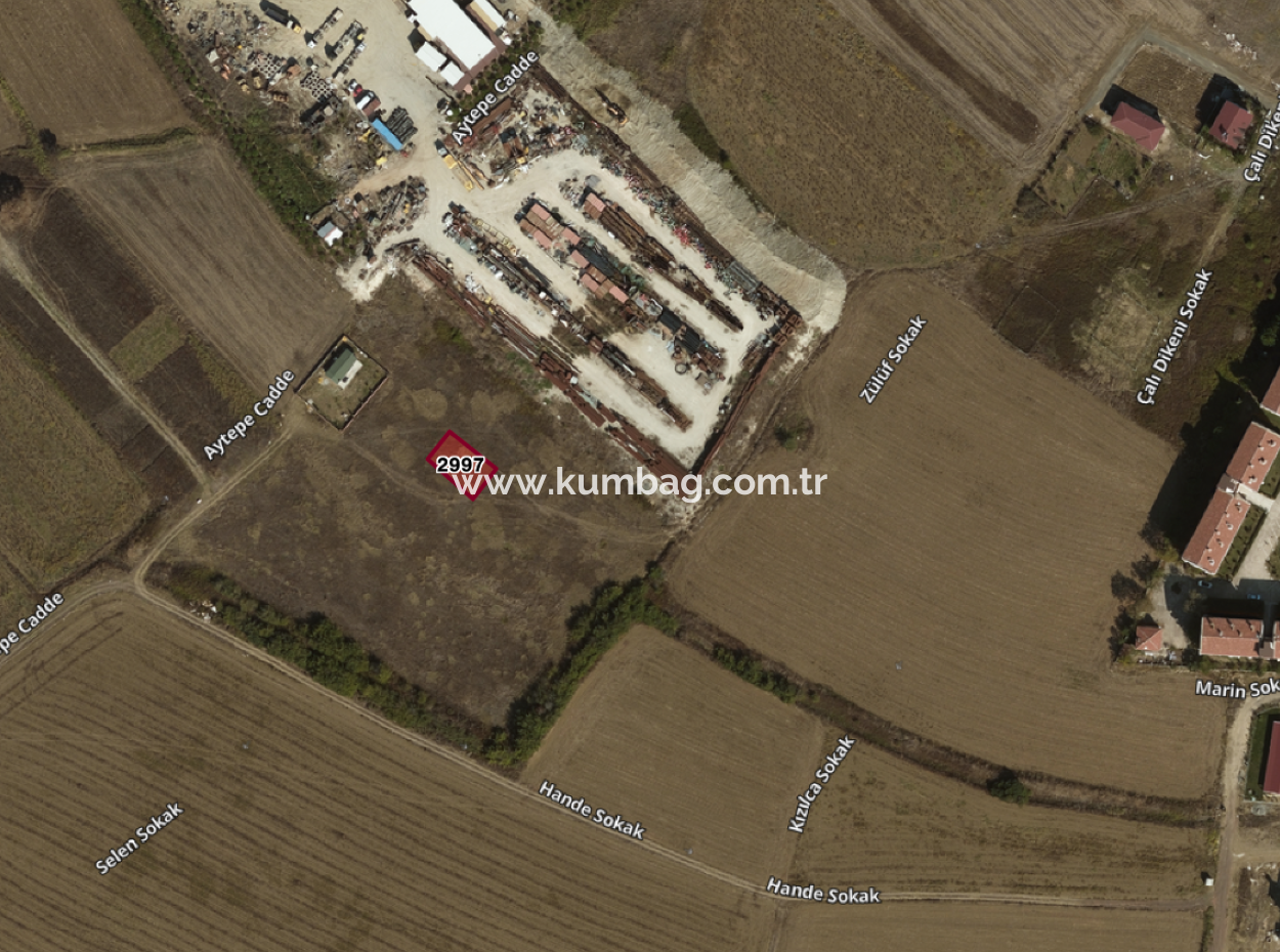 248 Quadratmeter 3-Stöckiges Grundstück Zum Verkauf In Kumbağ