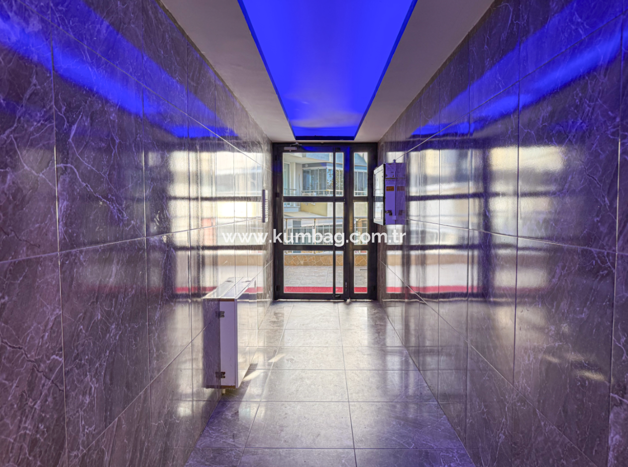 Grosse Und Geräumige 2 1 Wohnung Zum Verkauf In Einem Komplex Mit Pool In Kumbağ 