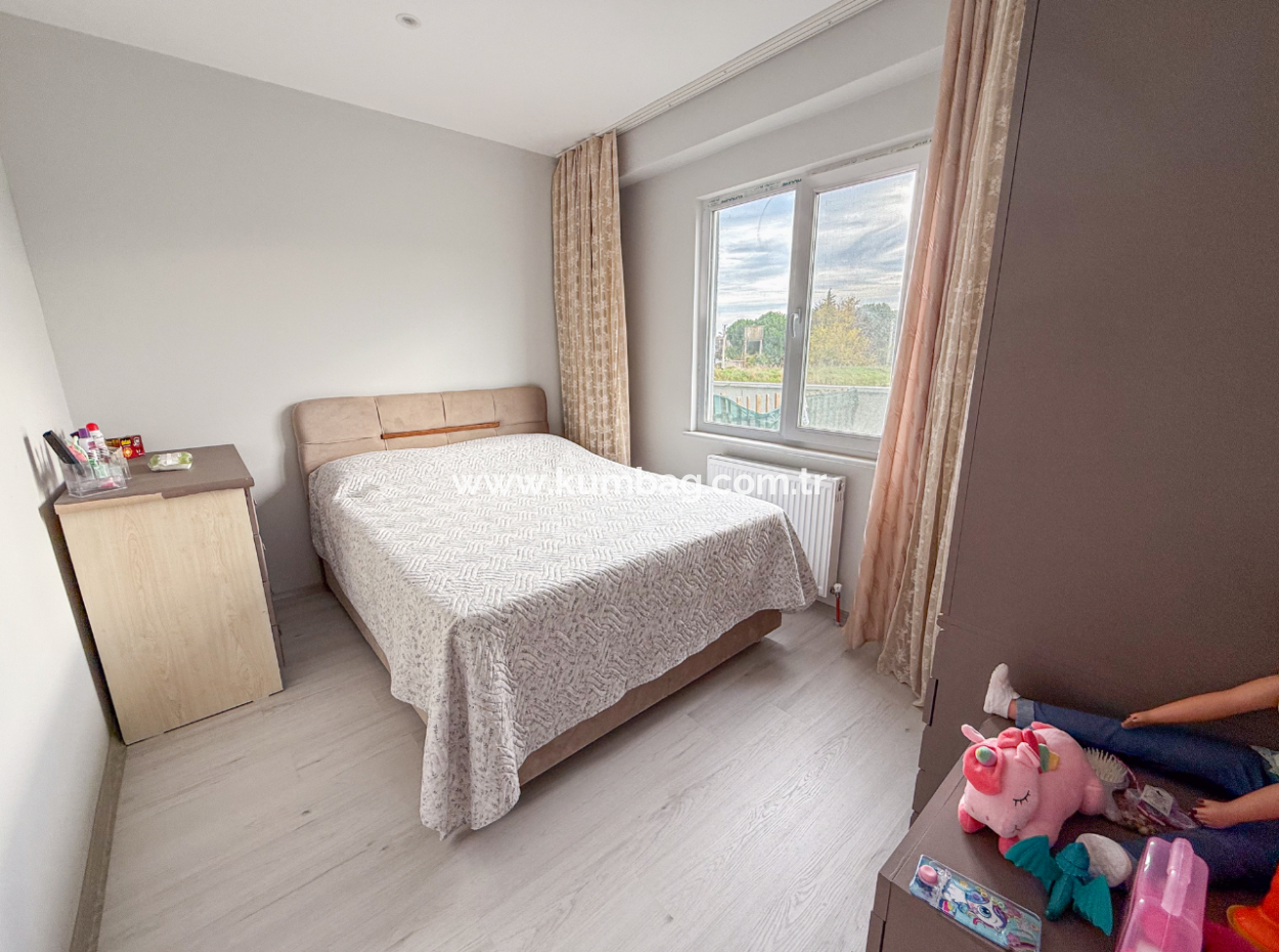 1 1 Wohnung Mit Garten In Einem Neuen Gebäude Auf Der Strandseite Der Strasse In Kumbağ