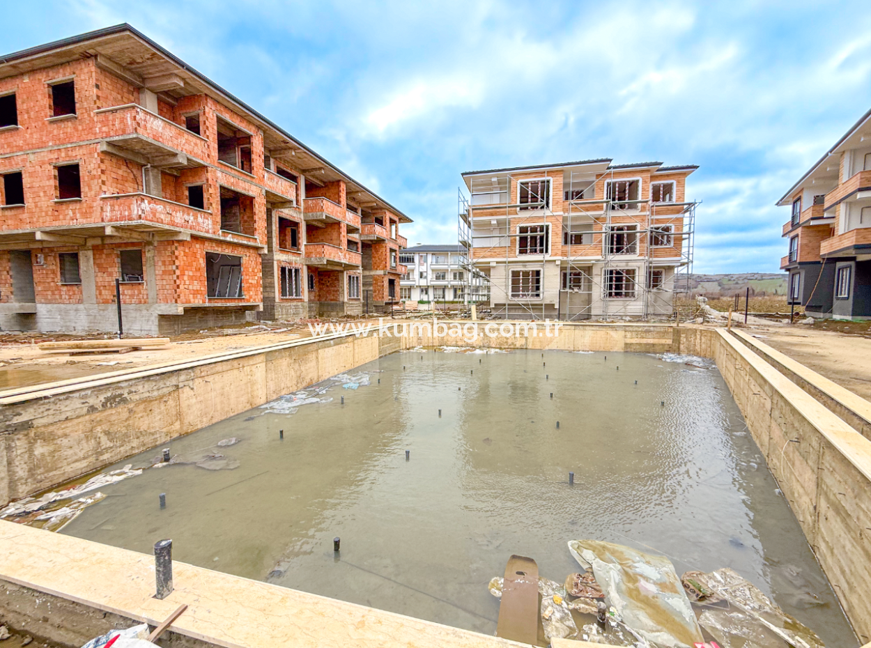 2 1 Duplex-Wohnungen Zum Verkauf Im Ova Kent 2 Komplex Mit Luxuspool In Kumbağ