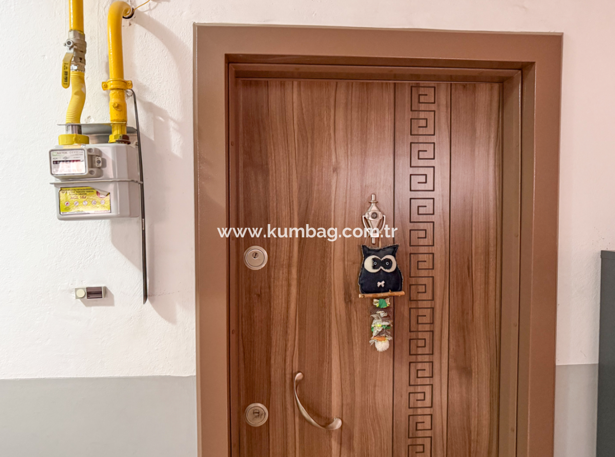 Geräumige Und Luxuriöse, Voll Gebaute 3-1-Wohnungen Zum Verkauf In Altinova