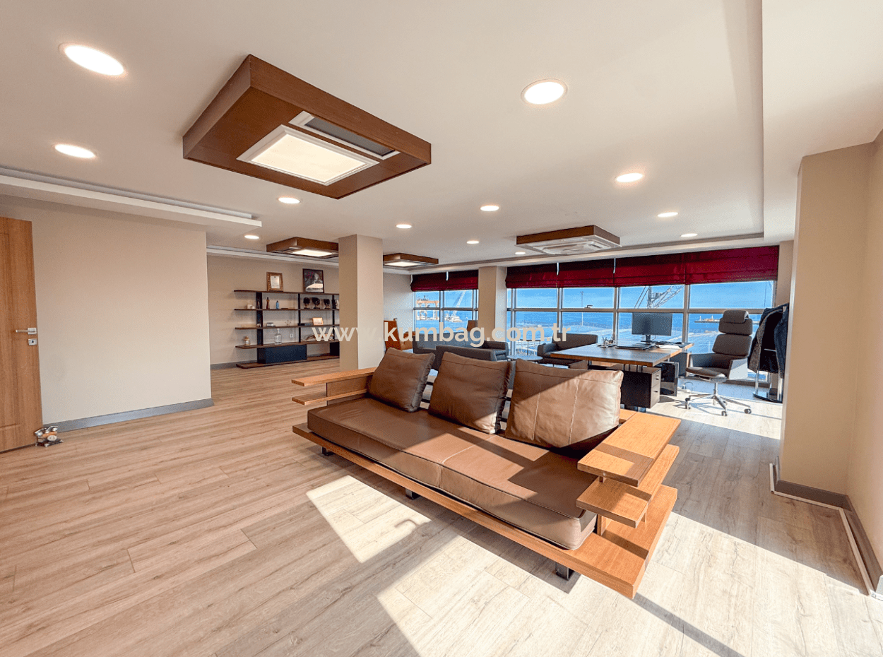 100.Year Sub-Road Street Sea View Complete Rental Plaza