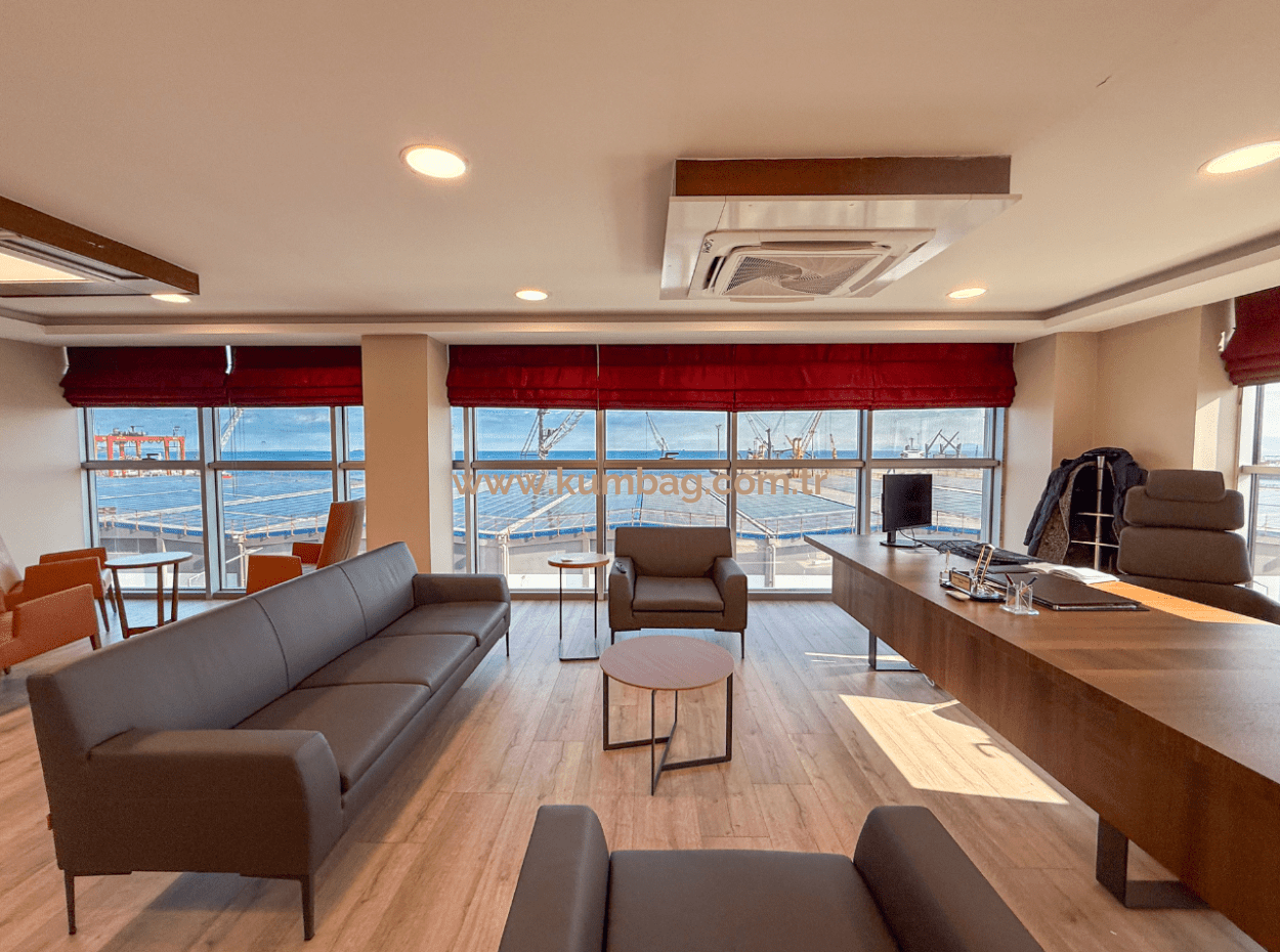 100.Year Sub-Road Street Sea View Complete Rental Plaza