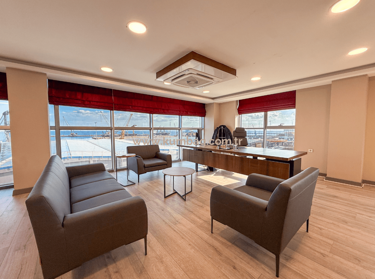 100.Year Sub-Road Street Sea View Complete Rental Plaza