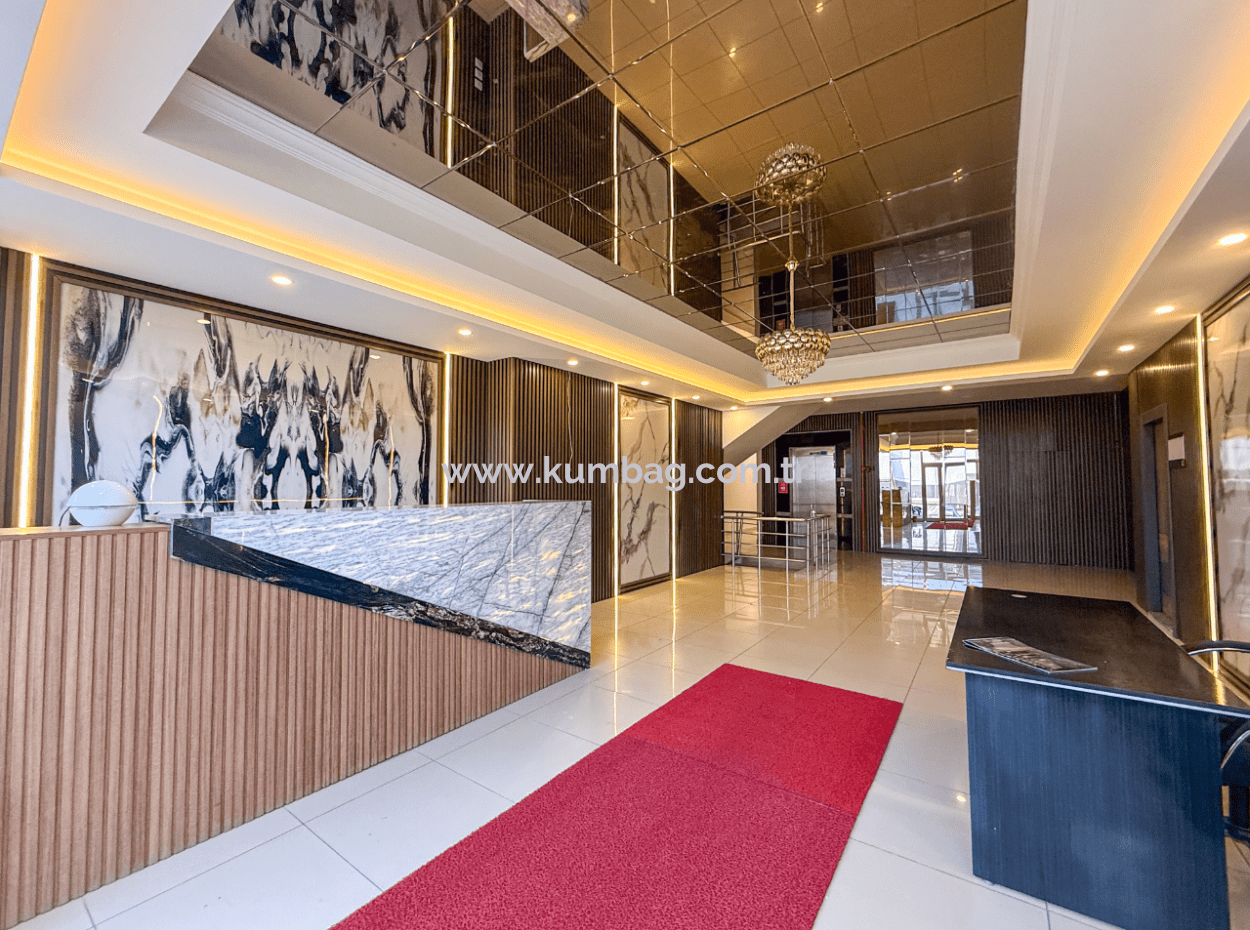 100.Year Sub-Road Street Sea View Complete Rental Plaza