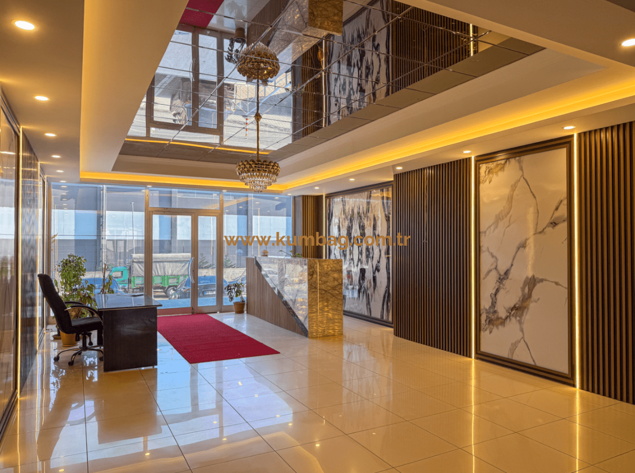 100.Year Sub-Road Street Sea View Complete Rental Plaza