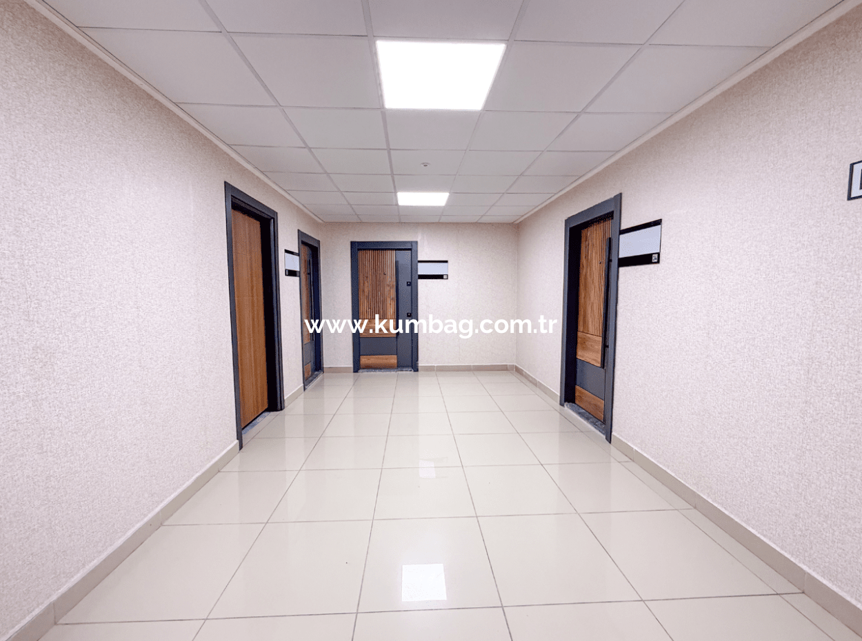 100.Year Sub-Road Street Sea View Complete Rental Plaza