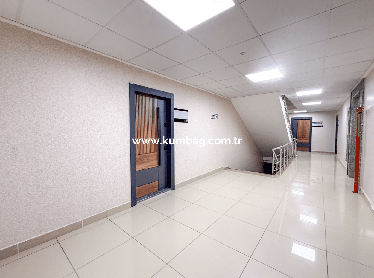 100.Year Sub-Road Street Sea View Complete Rental Plaza