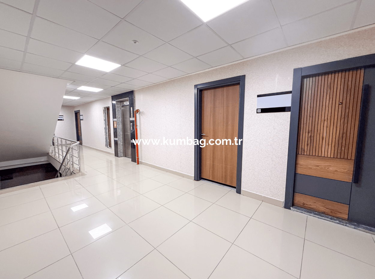 100.Year Sub-Road Street Sea View Complete Rental Plaza