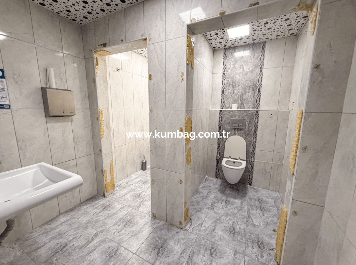 100.Year Sub-Road Street Sea View Complete Rental Plaza