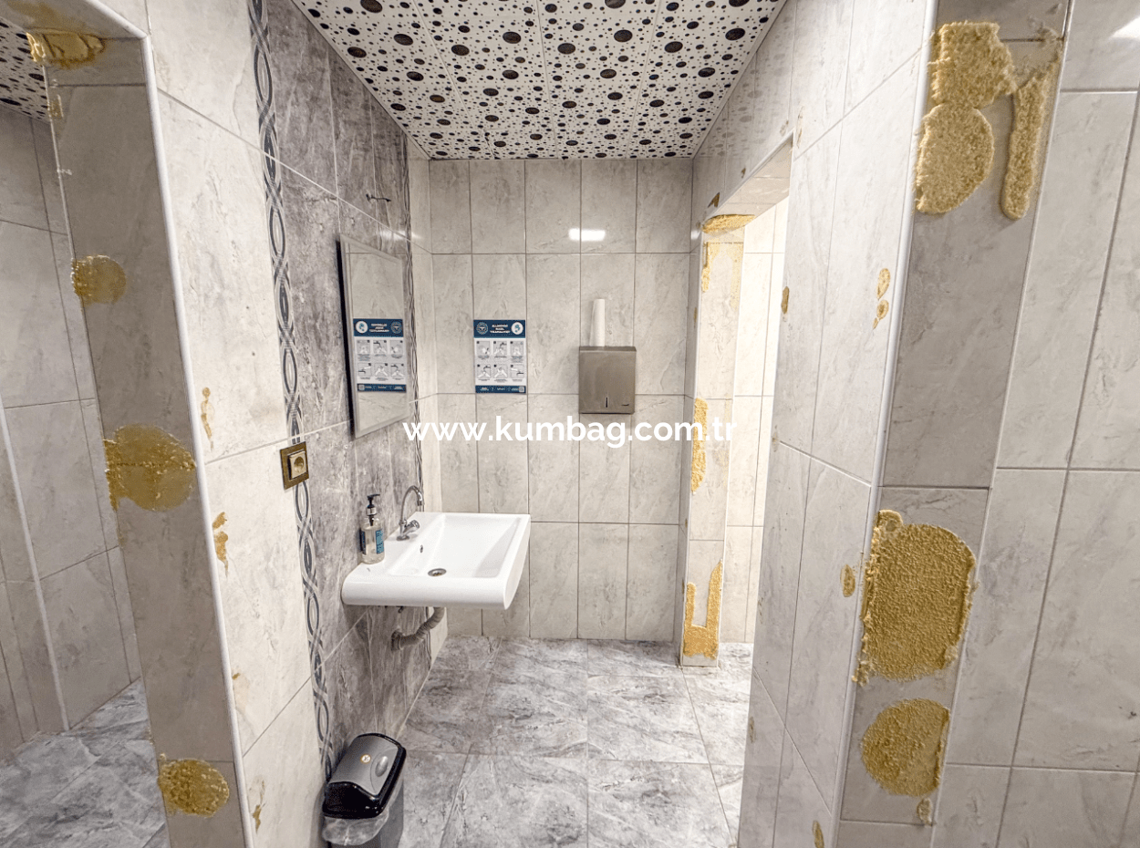 100.Year Sub-Road Street Sea View Complete Rental Plaza