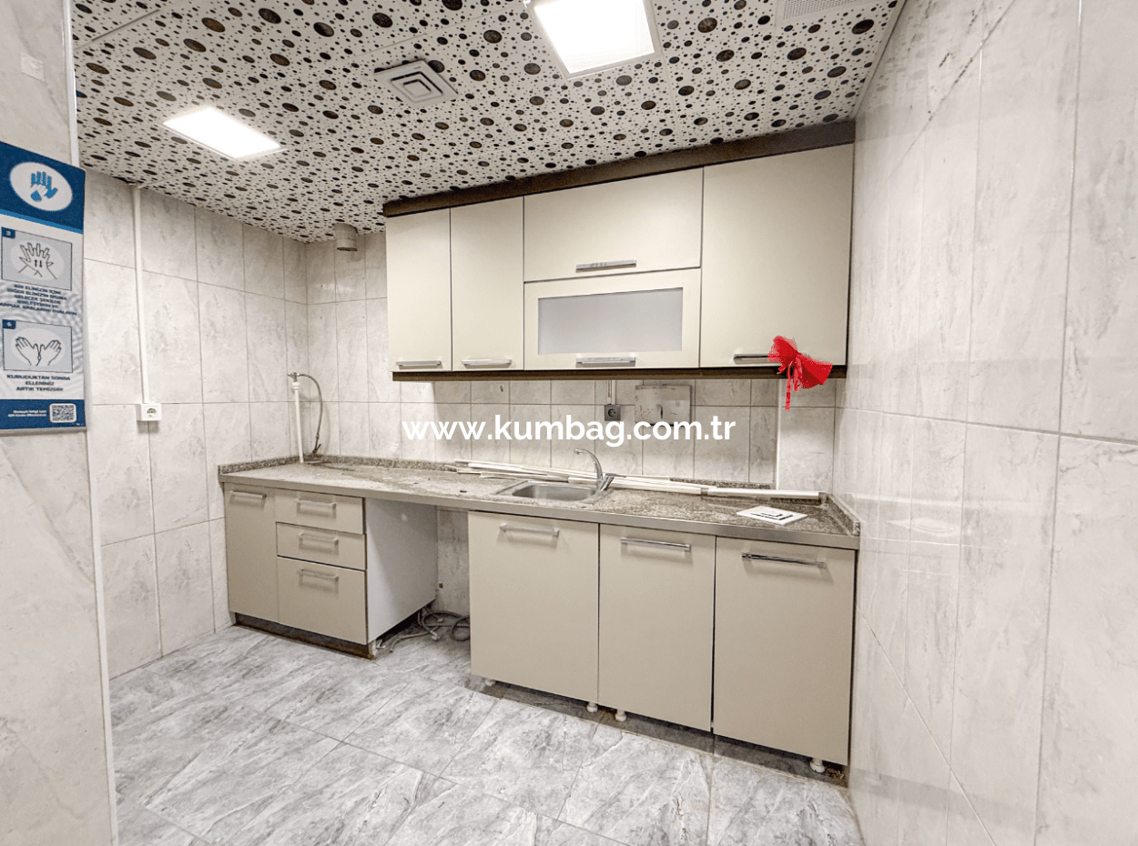 100.Year Sub-Road Street Sea View Complete Rental Plaza