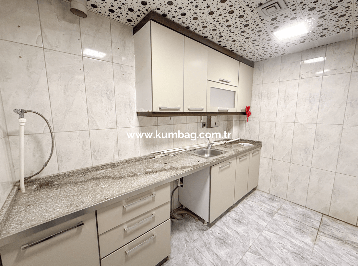 100.Year Sub-Road Street Sea View Complete Rental Plaza