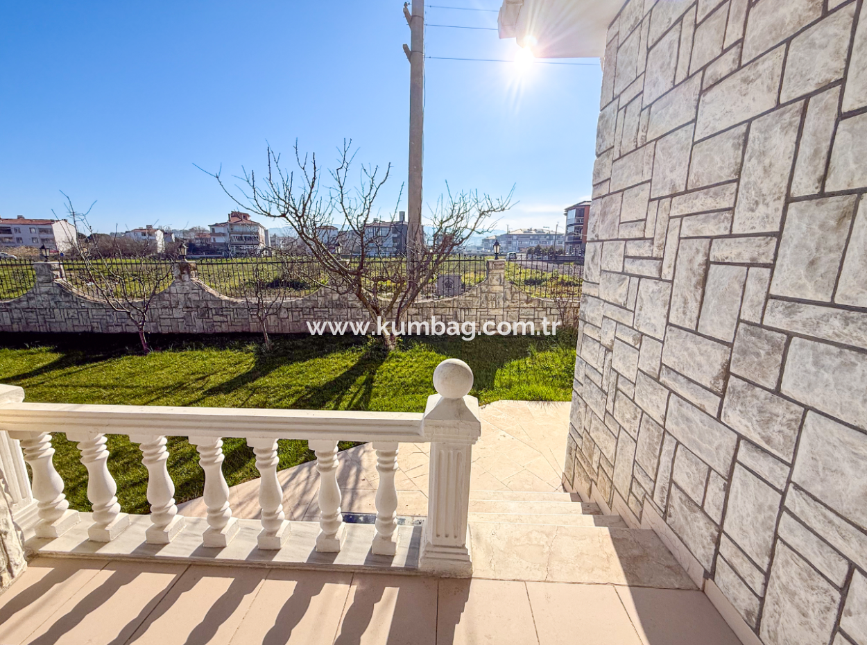 Trplex 7 1 Villa Zum Verkauf Auf 740 M² Grundstück In Kumbağ