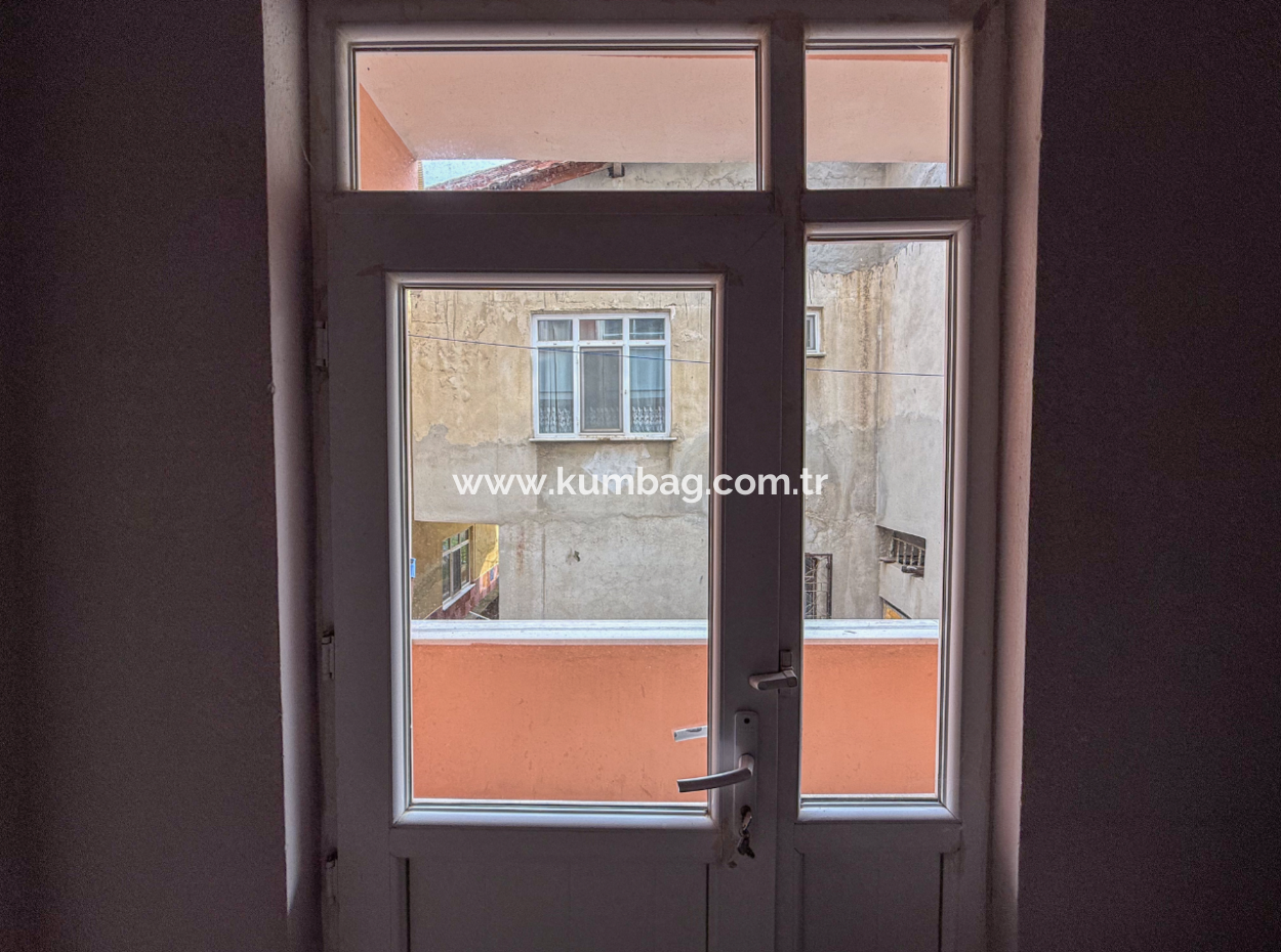 11-Wohnung Zum Verkauf Mit Grossem Balkon In Zentraler Lage In Kumbağ