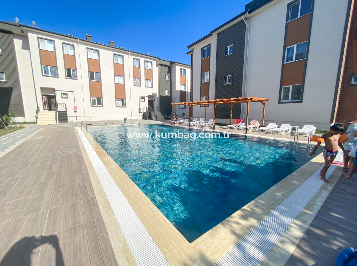 2 1 Luxuswohnung Zu Mieten Mit Separater Küche In Einem Komplex Mit Pool