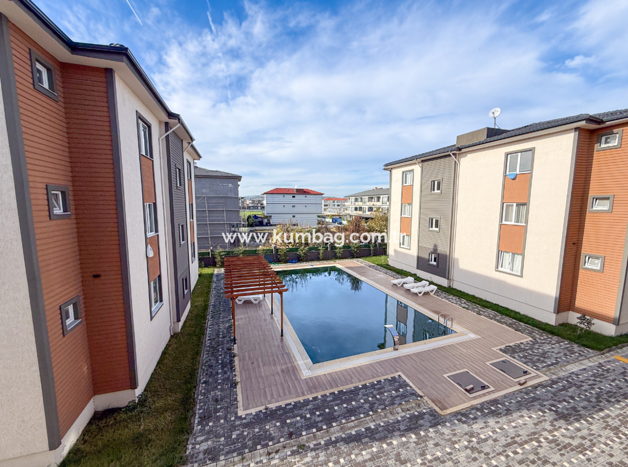 2 1 Luxuswohnung Zu Mieten Mit Separater Küche In Einem Komplex Mit Pool