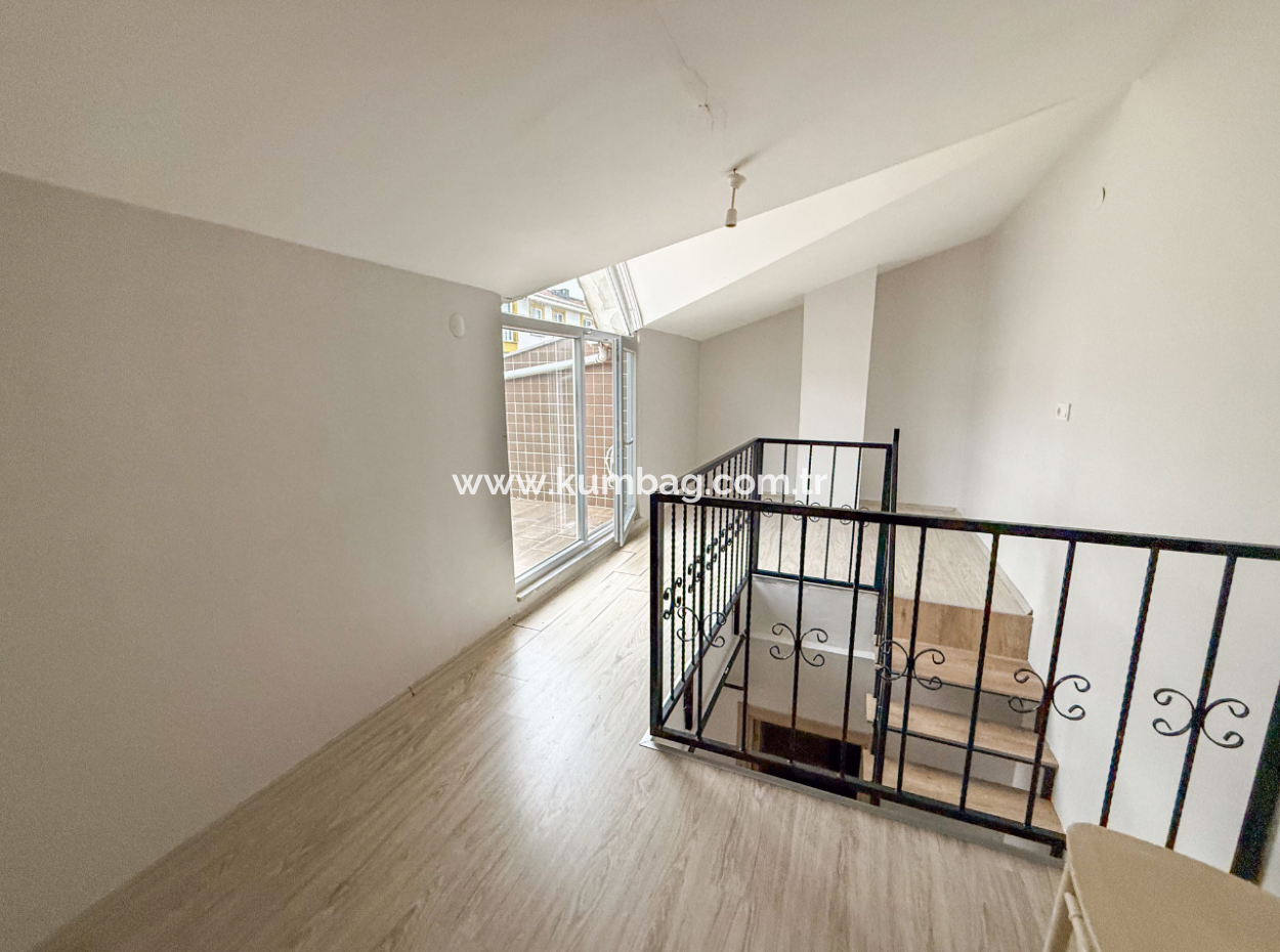 2 1 Duplex Reihenhaus Zur Mietung In Einem Komplex Mit Pool Im Hafen Von Kumbağ