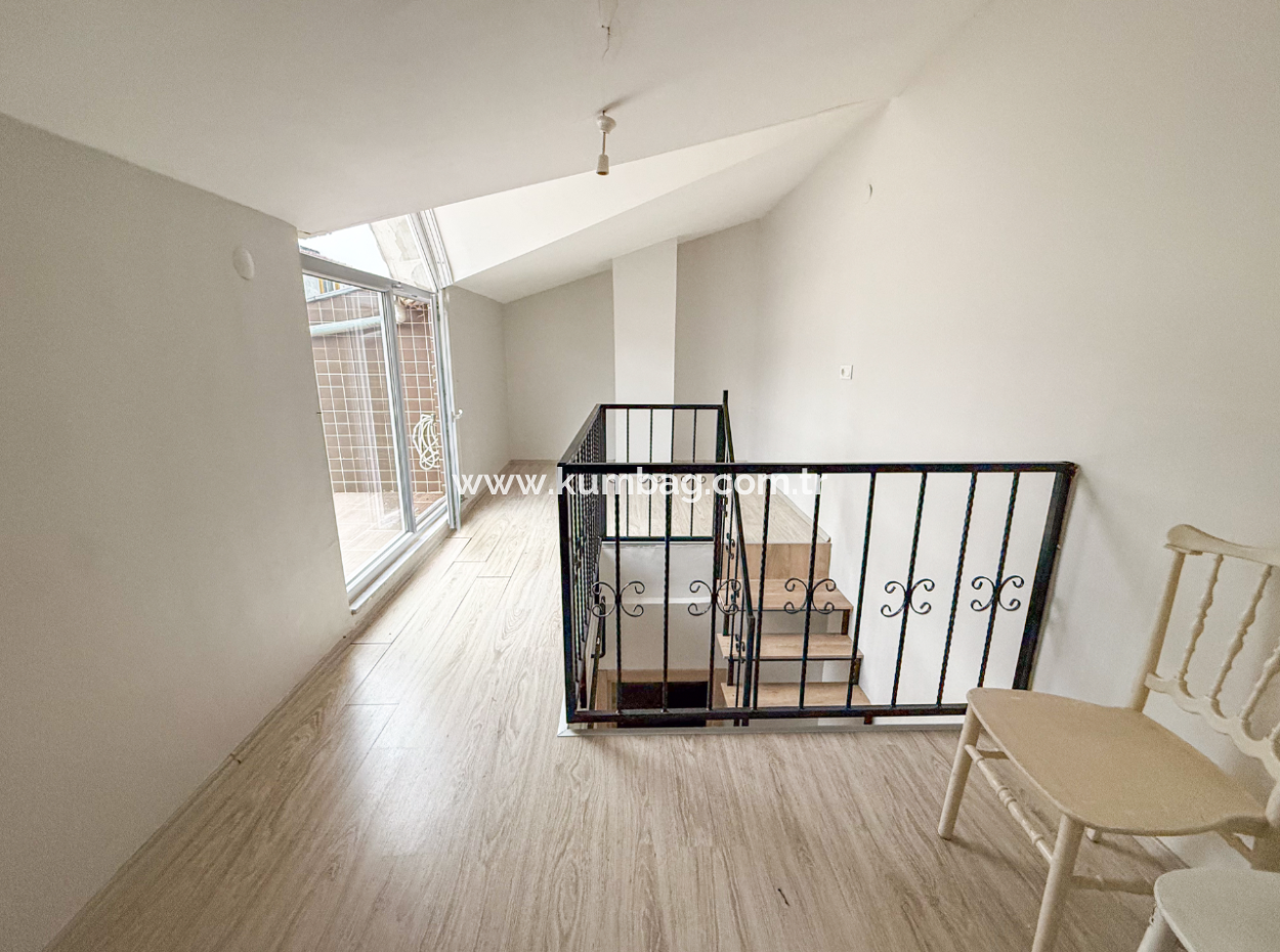 2 1 Duplex Reihenhaus Zur Mietung In Einem Komplex Mit Pool Im Hafen Von Kumbağ