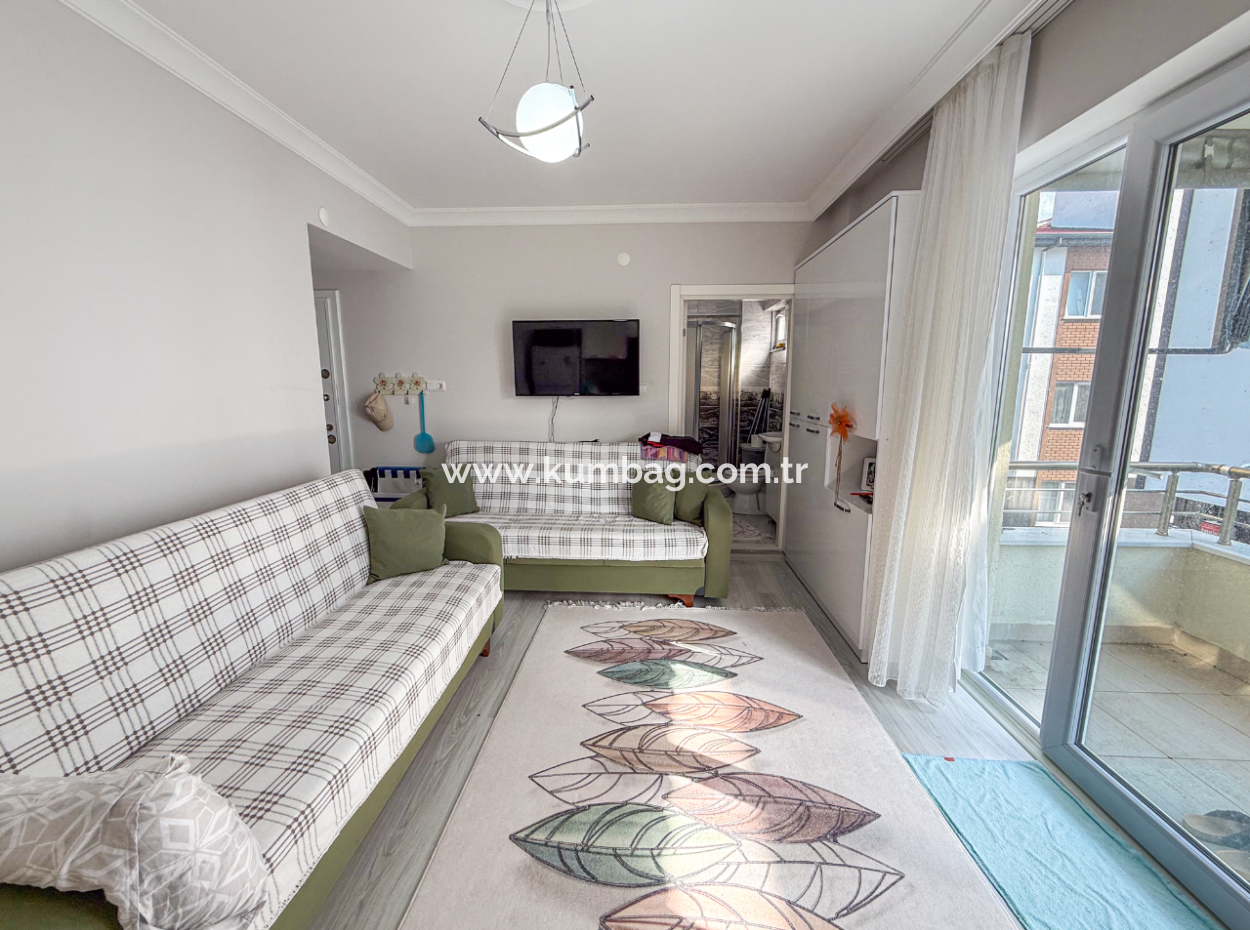 1 1 Wohnung Zum Verkauf In Einem Wohngebäude In Der Nähe Des Gündal-Strandes In Kumbağ