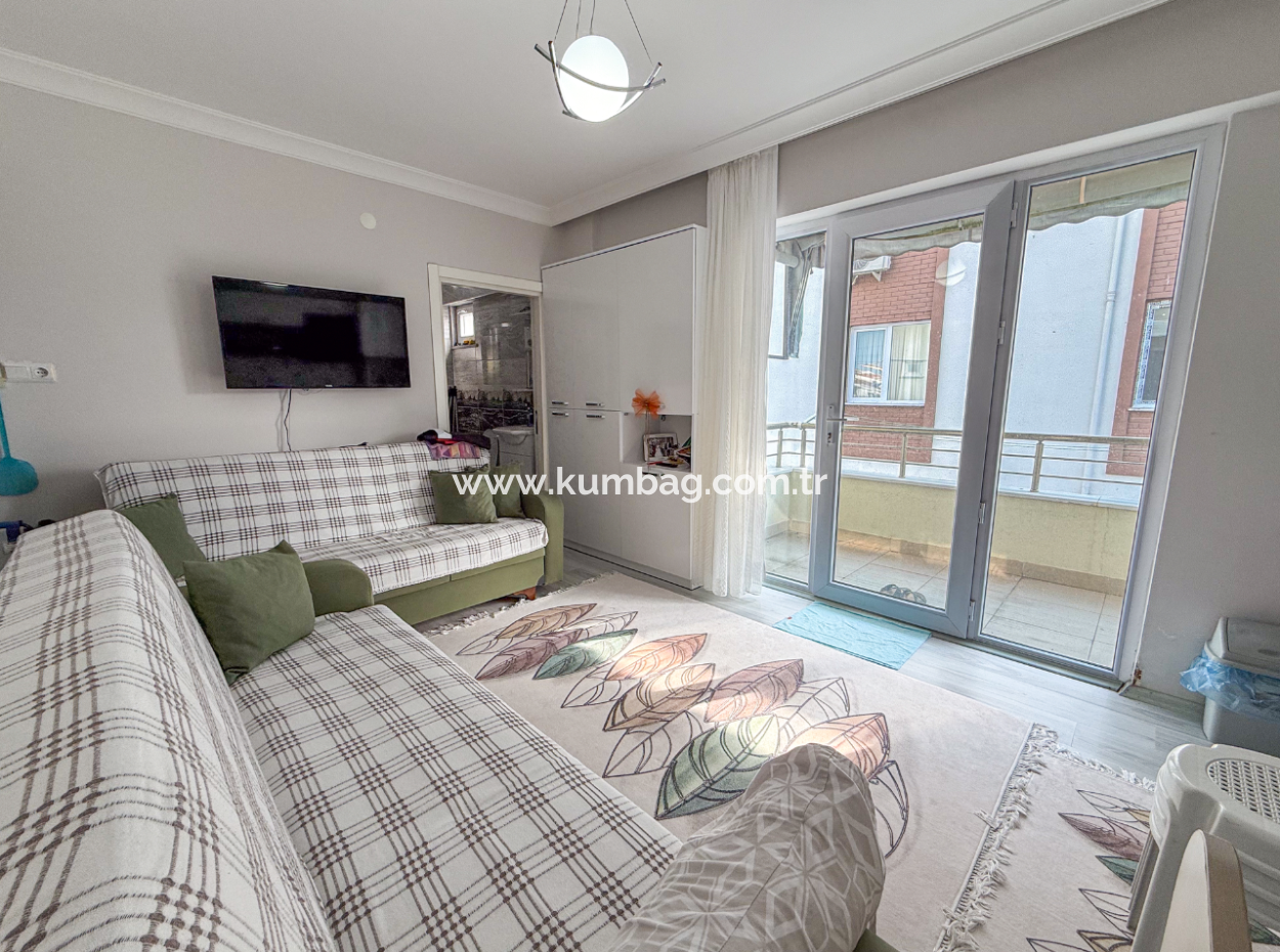 1 1 Wohnung Zum Verkauf In Einem Wohngebäude In Der Nähe Des Gündal-Strandes In Kumbağ