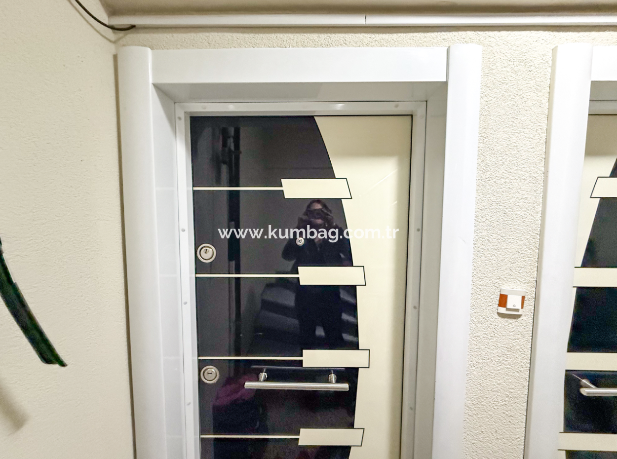 1 1 Wohnung Zum Verkauf In Einem Wohngebäude In Der Nähe Des Gündal-Strandes In Kumbağ