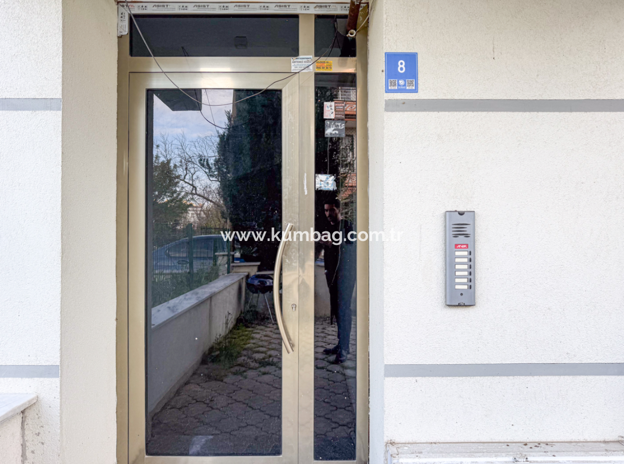 1 1 Wohnung Zum Verkauf In Einem Wohngebäude In Der Nähe Des Gündal-Strandes In Kumbağ