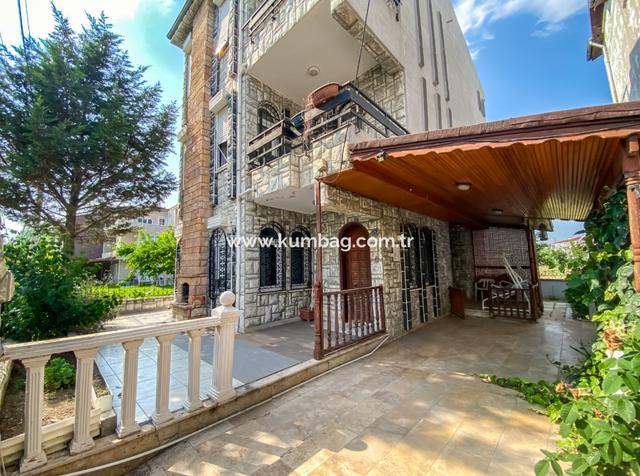Triplex 4 1 Villa Zum Verkauf Mit Steinverkleidung Am Meer, In Kumbağ