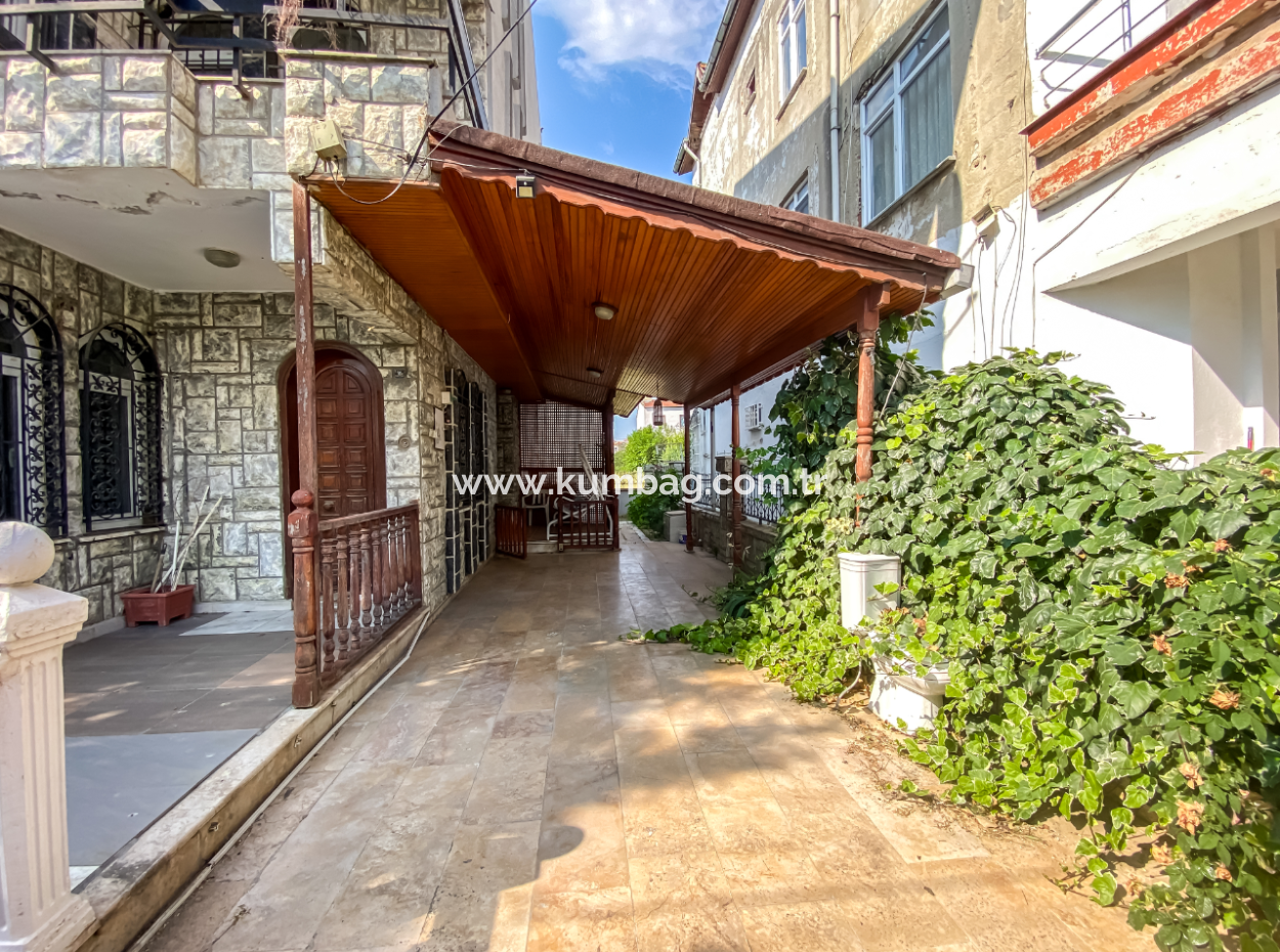 Triplex 4 1 Villa Zum Verkauf Mit Steinverkleidung Am Meer, In Kumbağ