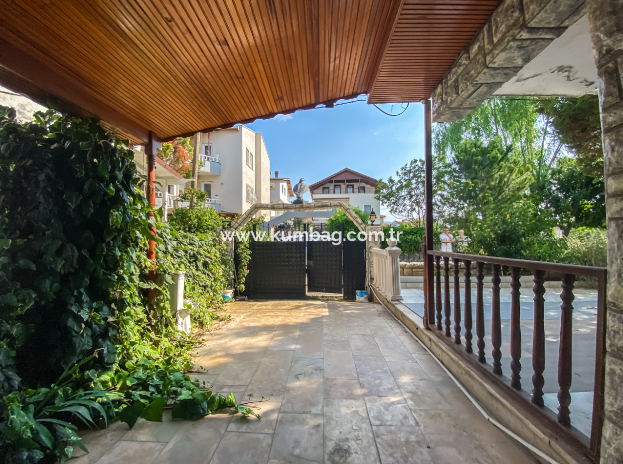 Triplex 4 1 Villa Zum Verkauf Mit Steinverkleidung Am Meer, In Kumbağ