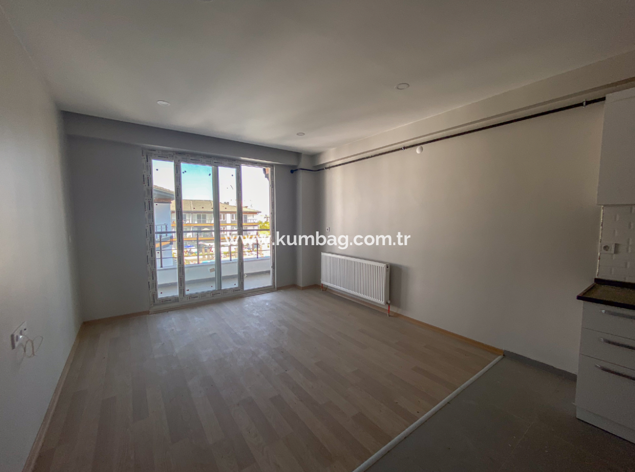 Luxuriöse 2-1-Wohnung Zur Mietung In Einem Komplex Mit Pool Nahe Dem Meer In Kumbağ