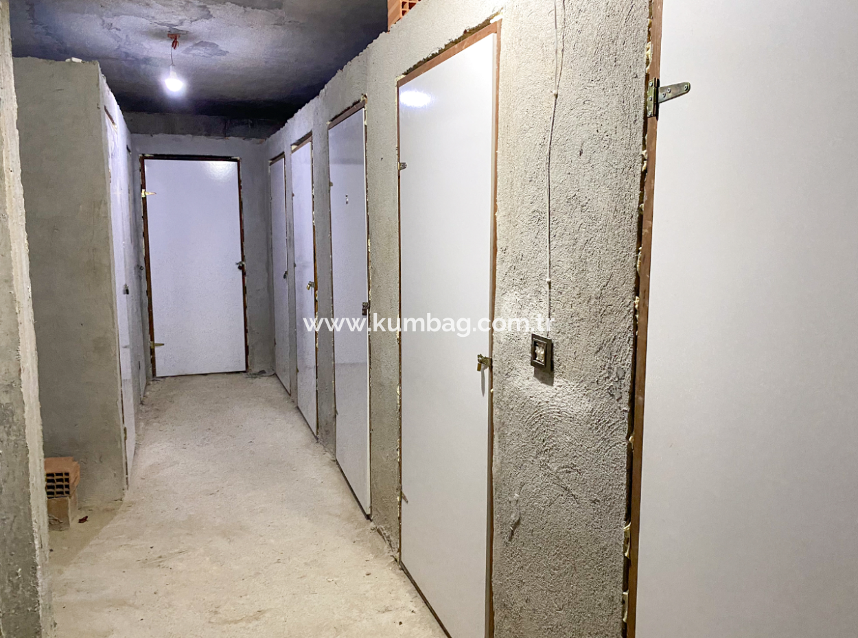 Kumbağ 2 1 Wohnung Zum Verkauf In Einem Wohnhaus Mit Aufzug Nahe Dem Meer