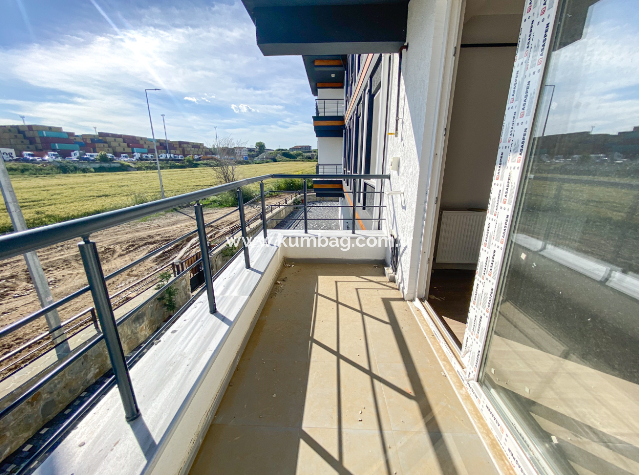 Luxus 1 1 Wohnung Zu Vermieten In Der Nähe Des Meeres In Einem Komplex Mit Kumbağ Pool