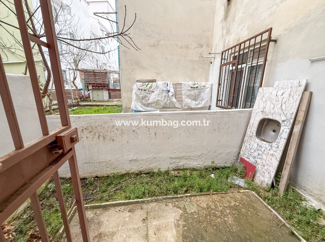 1 1 Wohnung Zum Verkauf Mit Garten Nahe Dem Meer In Der Kumbağ Hauptstrasse