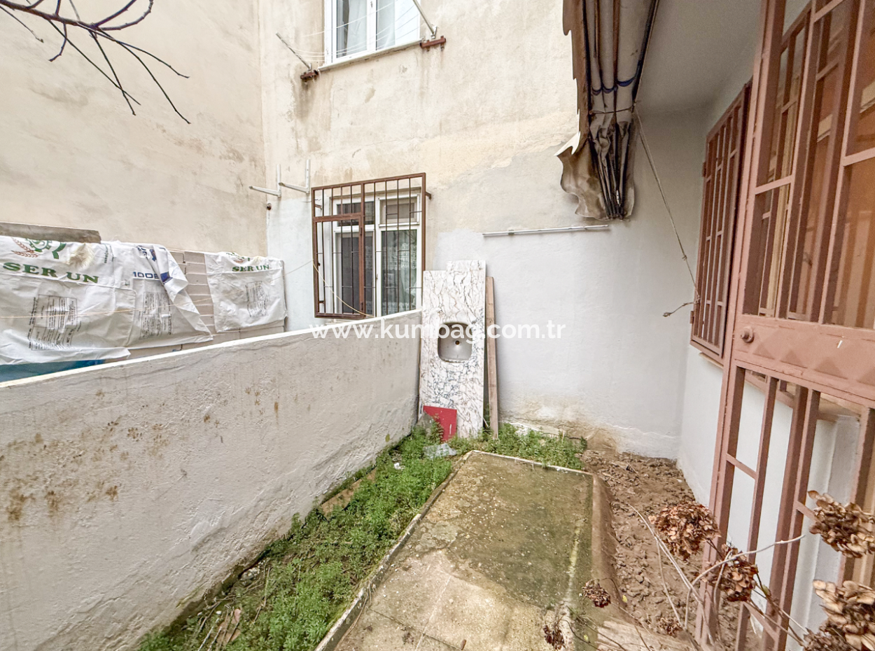 1 1 Wohnung Zum Verkauf Mit Garten Nahe Dem Meer In Der Kumbağ Hauptstrasse