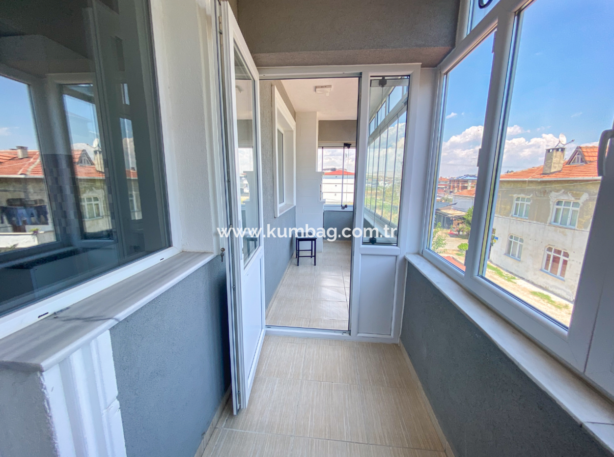 2 1 Mittelgeschosswohnung Zur Mietung Mit Doppelbalkon Und Separater Küche In Kumbağ