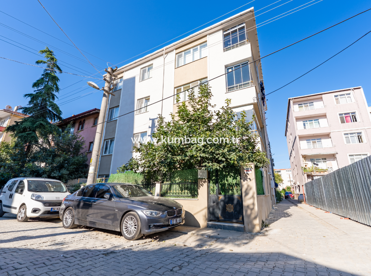 2 1 Wohnungen Zum Verkauf In Der Kumbağ Marktstrasse, Nahe Der Strasse Und Dem Meer