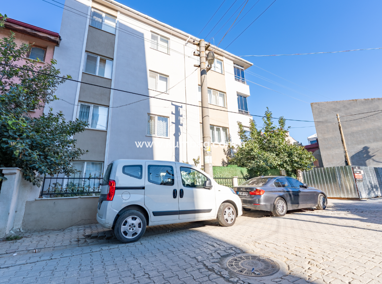 2 1 Wohnungen Zum Verkauf In Der Kumbağ Marktstrasse, Nahe Der Strasse Und Dem Meer