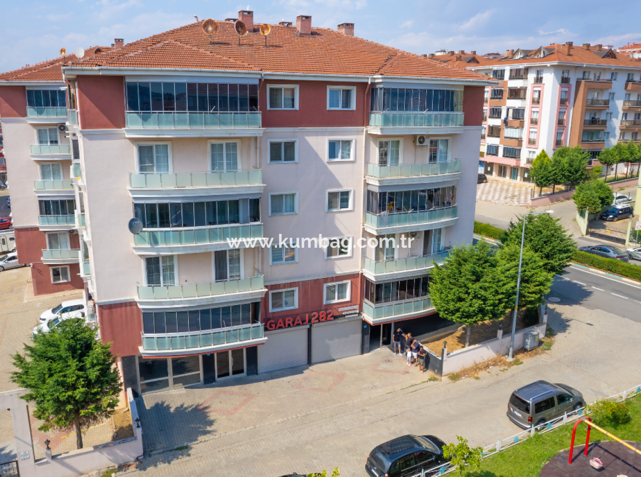 100 Jahre Mah. 135 M² Geschäft Zum Verkauf In Der Belebten Strasse