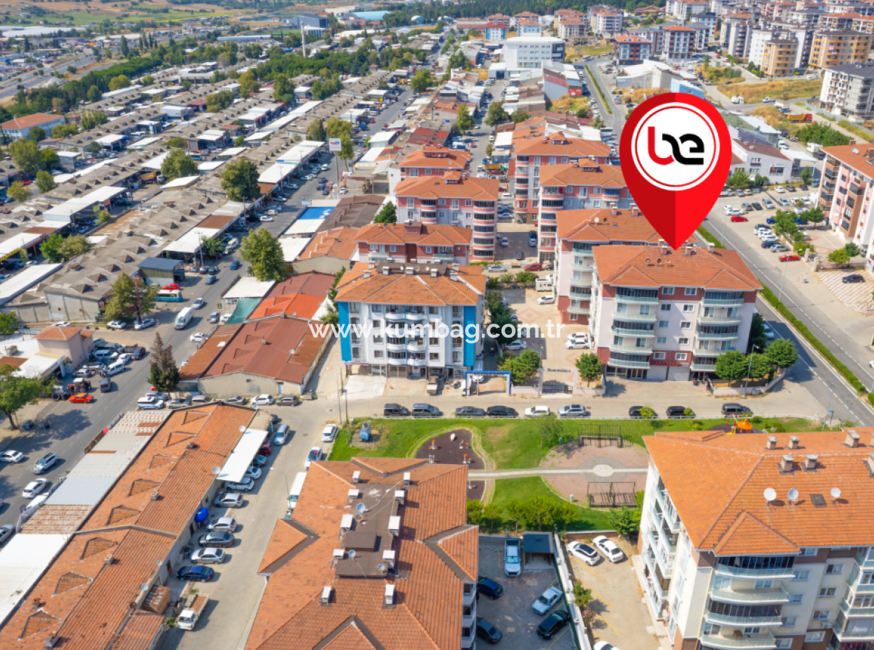 100 Jahre Mah. 135 M² Geschäft Zum Verkauf In Der Belebten Strasse