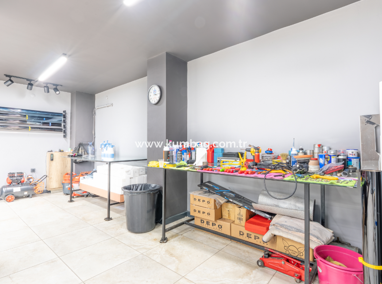100 Jahre Mah. 135 M² Geschäft Zum Verkauf In Der Belebten Strasse