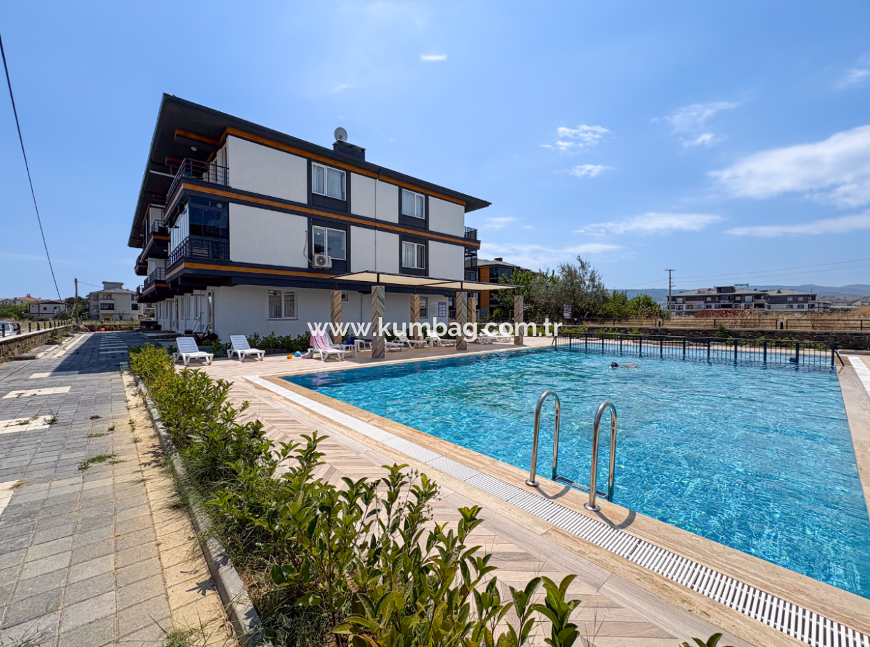 Luxus 2 1 Wohnungen Zum Verkauf In Kumbag Sea Side Komplex Mit Pool