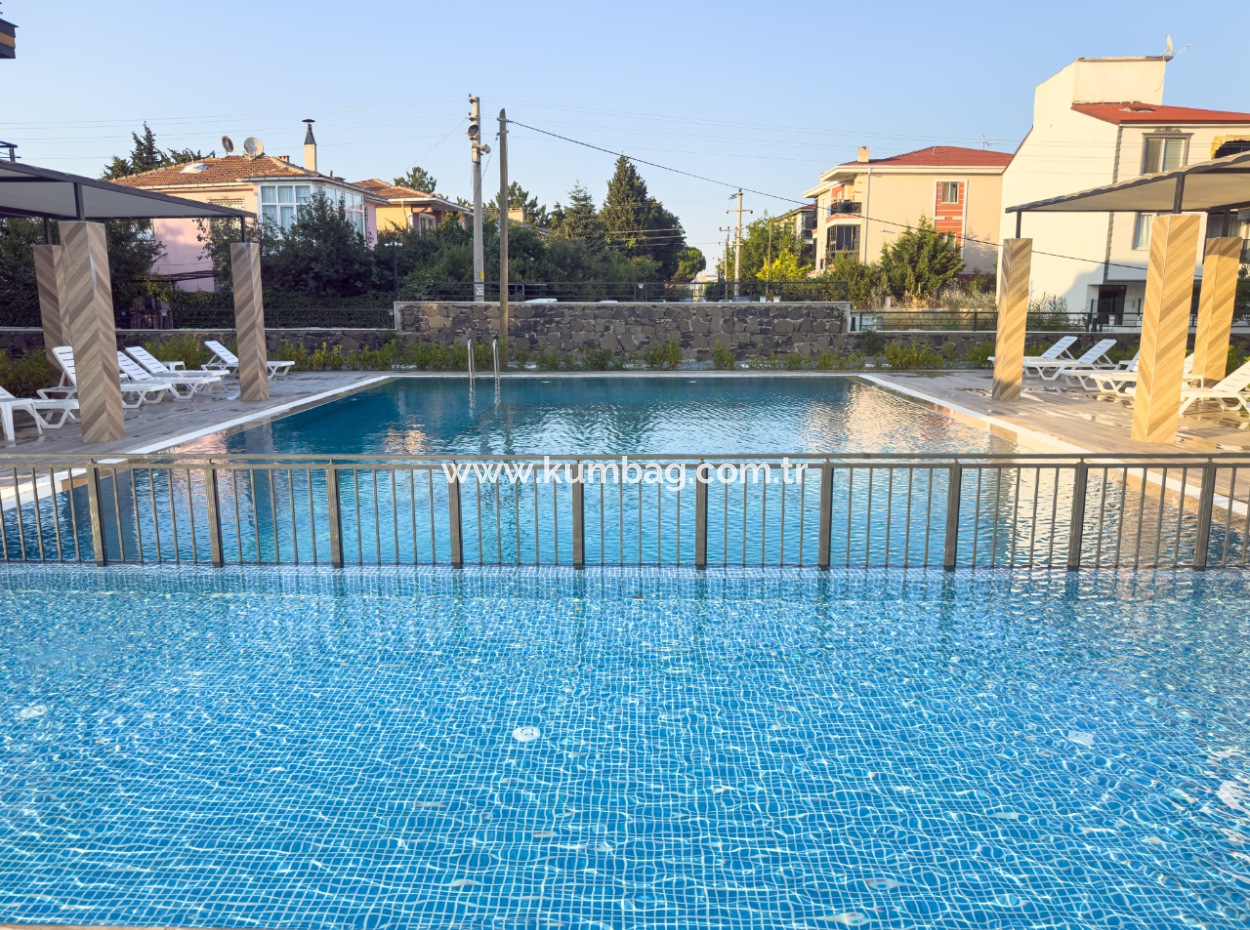 Luxus 2 1 Wohnungen Zum Verkauf In Kumbag Sea Side Komplex Mit Pool