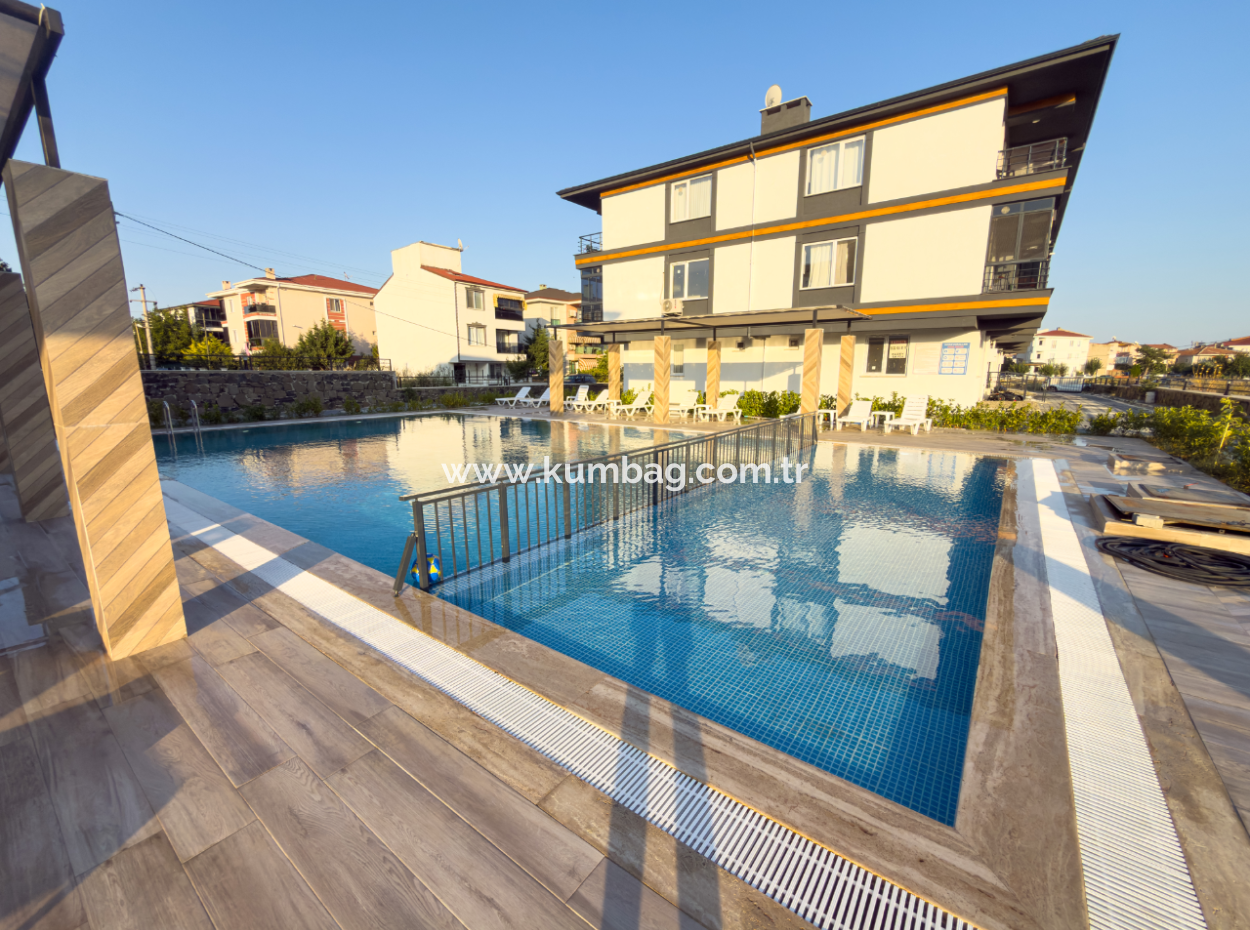 Luxus 2 1 Wohnungen Zum Verkauf In Kumbag Sea Side Komplex Mit Pool