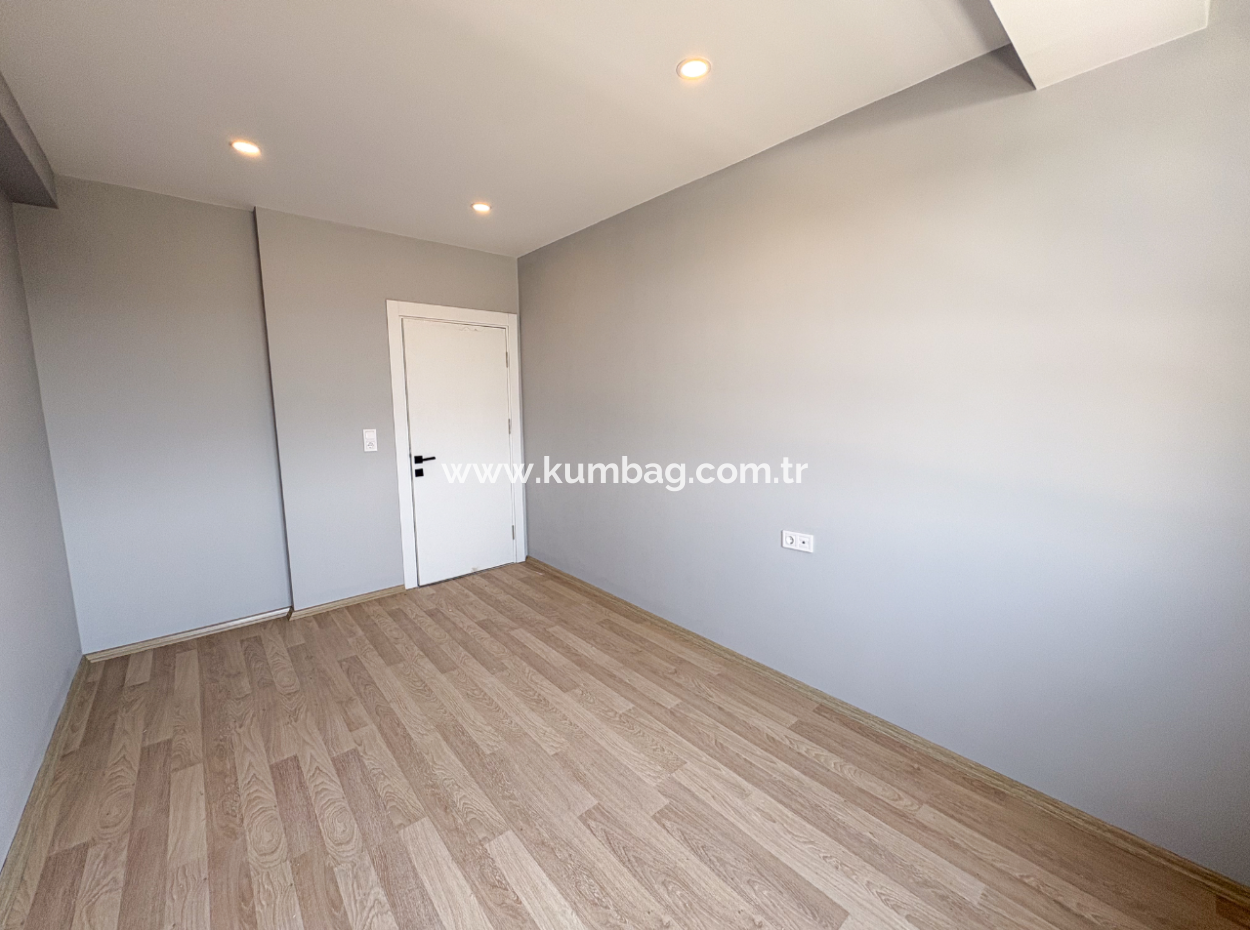 Luxus 2 1 Wohnungen Zum Verkauf In Kumbag Sea Side Komplex Mit Pool